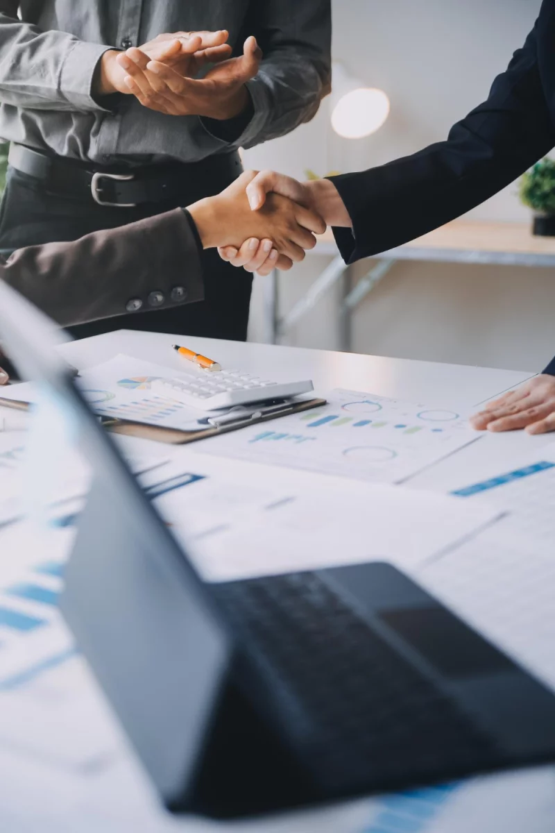 Łóżka składane: Idealne rozwiązanie dla małych przestrzeni i gościnnych wnętrz